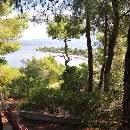 139 Steps From The Sea Villa Gialtra Bagian luar foto